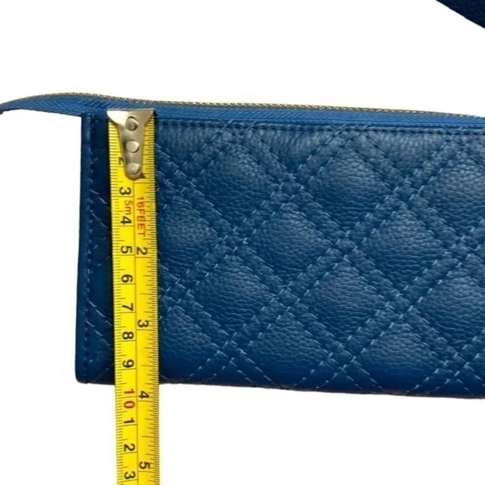 Marc jacobs blue quilted leather clutch